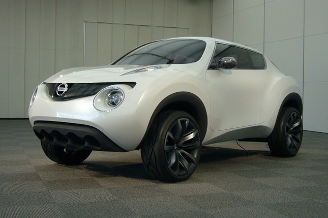 「日産カザーナ」