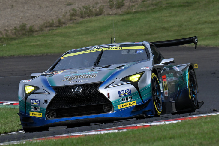 GT300クラスでは、予選2位のNo.60 Syntium LMcorsa LC500 GT（吉本大樹／河野駿佑）が今季初勝利を遂げた。