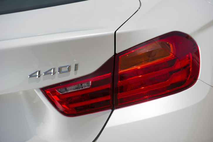 新エンジンの搭載に伴い、グレード名も「435i」から「440i」に変更された。