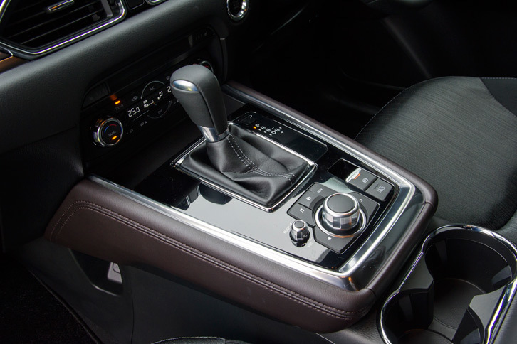 マツダCX-8 XDプロアクティブ（センターコンソール）