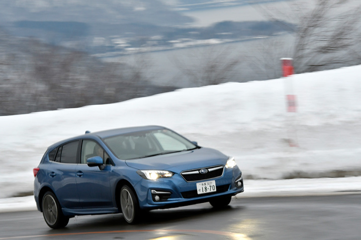 まずは「インプレッサスポーツ2.0i-S EyeSight」に試乗。最上級グレードであるとともに、初期受注の3割強を占める“売れ線”モデルでもある。