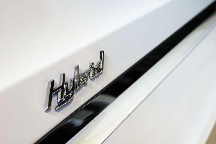 ベントレー・ベンテイガ ハイブリッド（「Hybrid」バッジ）