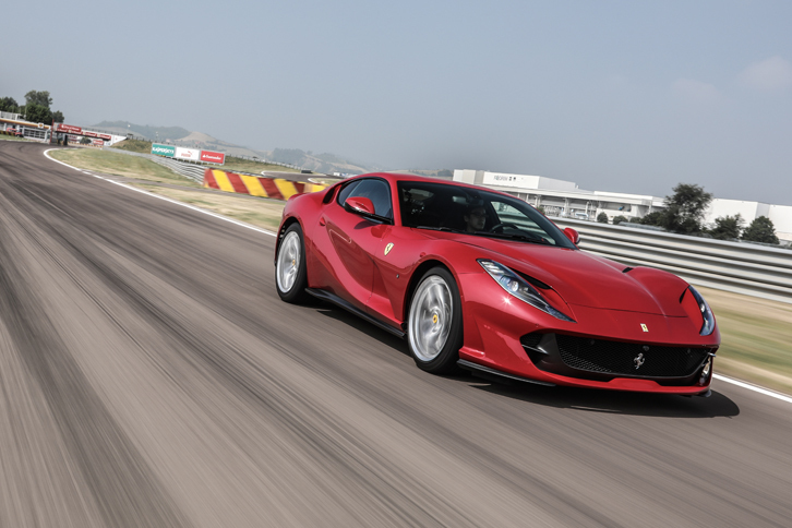 65度のV12エンジンは、「F12tdF」の6.3リッターから6.5リッターへと排気量を拡大。「スーパーファスト」に至る進化を詳細にリポートする。（photo：Ferrari）