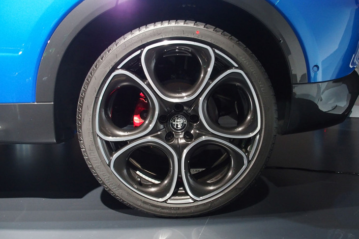 アルファ・ロメオ・トナーレ（リアホイール）