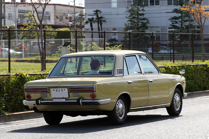 イベントに参加した1968年「ローレル デラックスB」のリアビュー。クリーンでガラス面積が広く、後方視界も良好。