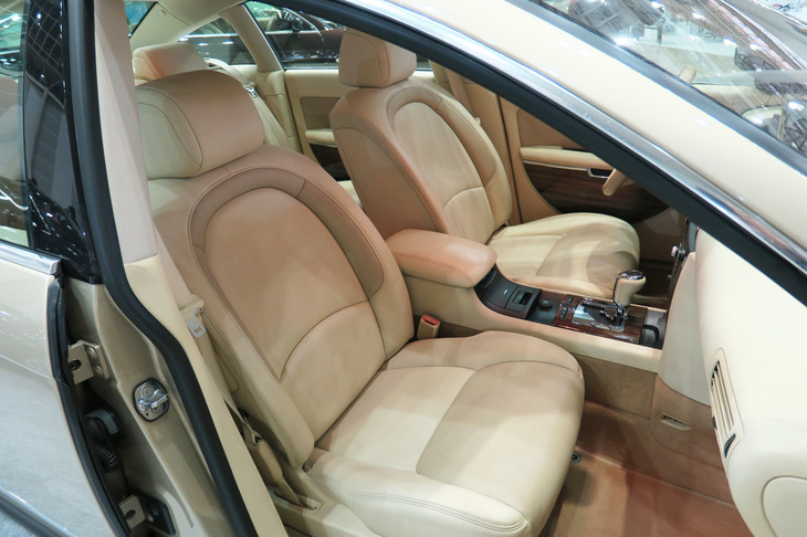 シトロエンC6 2.7HDI／アウトニーズ