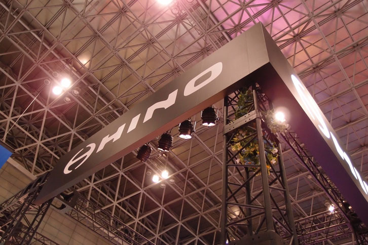 日野自動車のブースの様子。