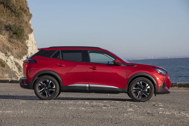 プジョー2008アリュール