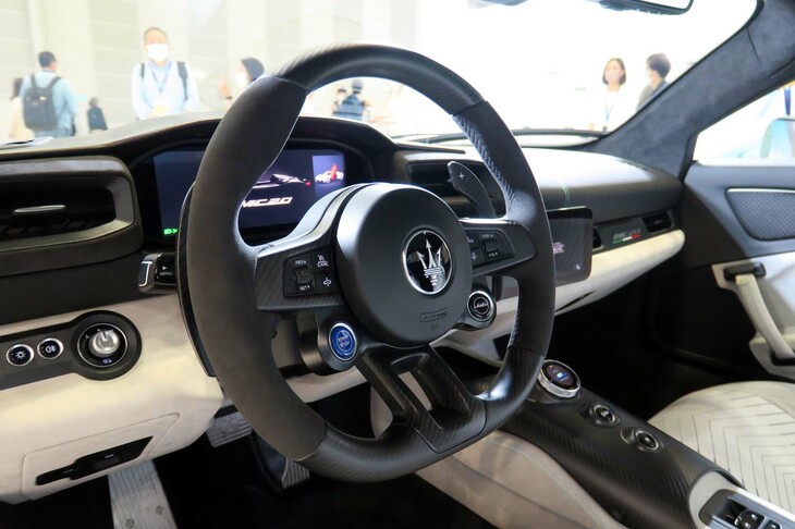 マセラティMC20チェロ