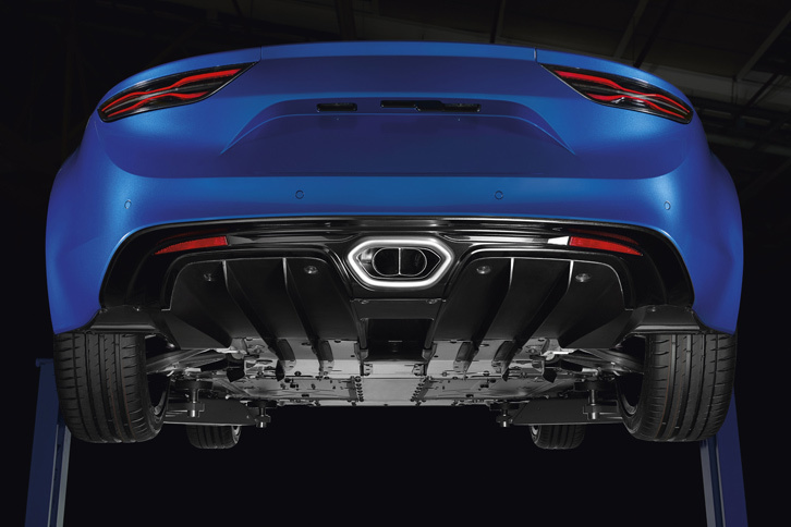 2017年のジュネーブショーで配布された新型「A110」の写真。リアの車体下部に大掛かりなディフューザーが設けられているのが分かる。