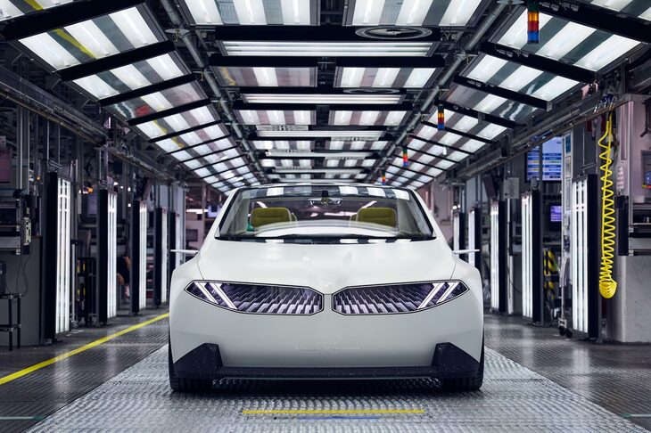 EVの好調が成長をけん引したBMW。2026年にはミュンヘン工場で「ノイエクラッセ」の生産を開始する予定で、伝統ある同工場でのエンジン車の生産は、2027年末に終了となる。