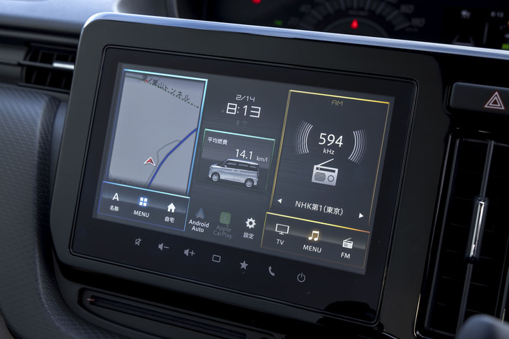 全方位モニター付きメモリーナビゲーションは22万円のメーカーオプション。スクリーンサイズは9インチで、ワイヤレスの「Apple CarPlay」にも対応している。