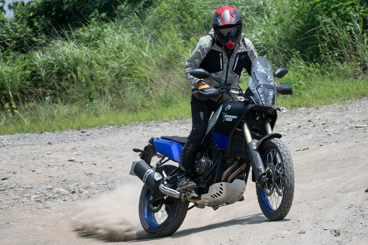 ヤマハがパリ‐ダカールラリーのマシンで考案した270°クランクの直列2気筒エンジンは、ピストンの往復慣性エネルギーによる“トルクのムラ”の小ささと、不等間隔爆発によるトラクションの高さが特徴だ。