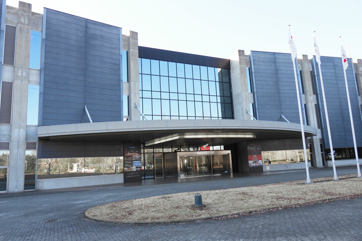 ホンダが開催した株主優待「モビリティリゾートもてぎ体験会」。そのプログラムのひとつが「ホンダコレクションホール」のガイドツアー。ホンダがこれまでに手がけてきた四輪、二輪、汎用製品が展示された歴史施設を、ガイド付きで巡るのだ。