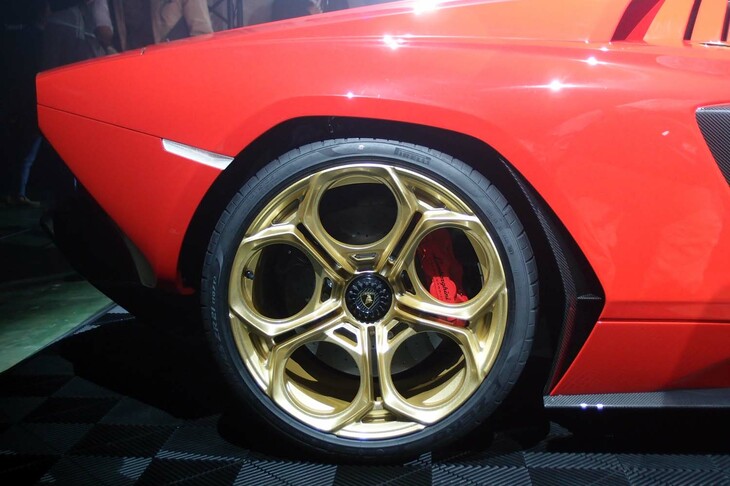 ランボルギーニ・カウンタックLPI800-4（リアホイール）