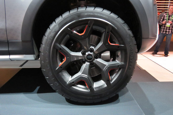 ランドローバー・ディスカバリーSVX