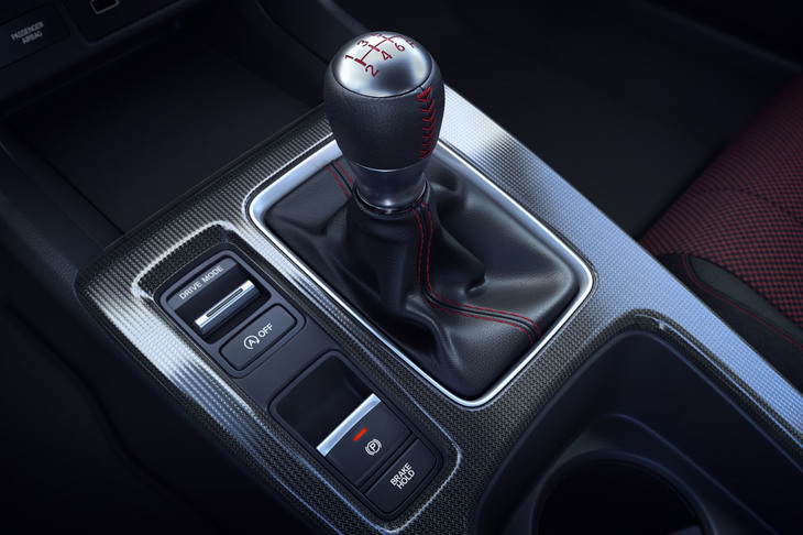 「シビックSi」の変速機は6段MTのみの設定。スペック表には「with Rev Match Control」と記されている。