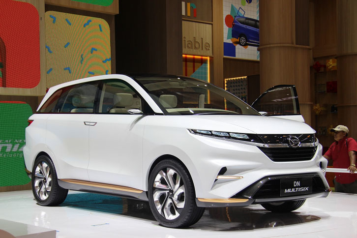 「DN MULTISIX」と呼ぶダイハツのコンセプトカー。3列シートの小型MPVで、現地で大人気となっている「セニア」の後継モデルを示唆するデザインと考えてよさそう。なかなかスタイリッシュですね。ちなみに「DN」とは「Daihatsu New」の略だそうです。