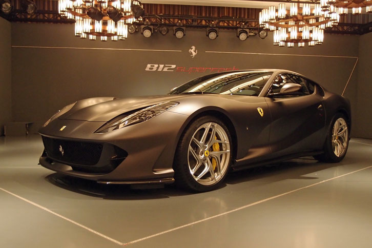 「フェラーリ812スーパーファスト」