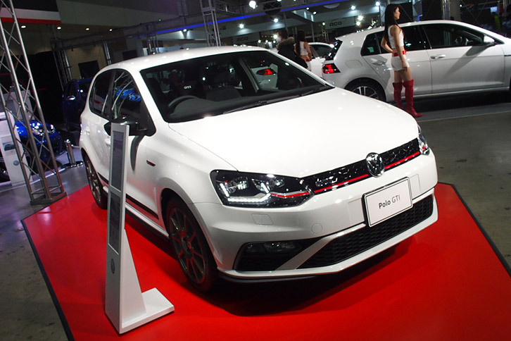 こちらは「ポロGTI」。フォルクスワーゲンのブースには、このほかにも「ゴルフR」や「ゴルフRヴァリアント」「ゴルフGTE」が展示されている。
