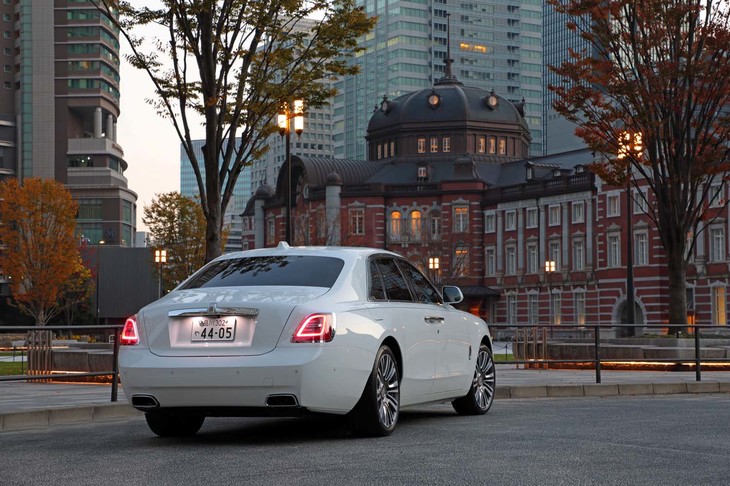 国内では2020年10月5日に初披露された新型「ロールス・ロイス・ゴースト」。デリバリーの開始時期は2021年1月が予定されている。