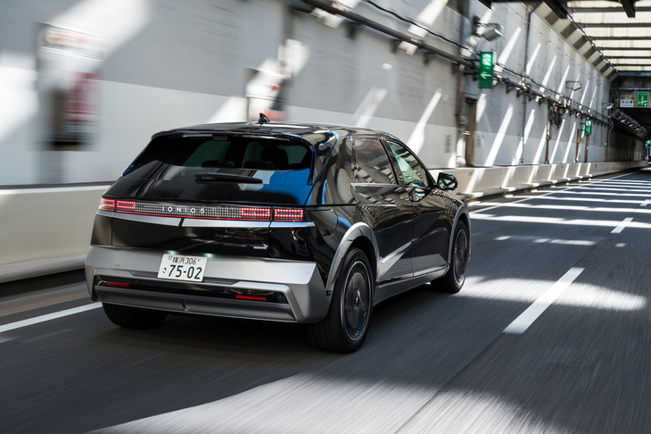 駆動用モーターの最高出力はフロントが100PS、リアが224PSにアップし、それに応じてシステム最高出力もアップしている。