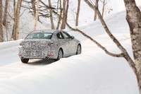 新型「マツダ3」の国内における発売時期は、2019年の5～6月になるものとみられる。デリバリーは従来型のガソリンエンジン車やディーゼル車が先行し、新開発の圧着着火型ガソリンエンジン「スカイアクティブX」を搭載するモデルは同年8月頃に店頭に並ぶものと予想されている。