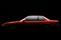 3代目「プレリュード」のサイドビュー。フロントタイヤとボンネットの間の“狭さ”に注目。同車はFFとしては異例にボンネットの低いクルマだった。