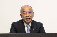 ダイハツの奥平社長は、「軽乗用EVの普及は今以上に低価格化が進んでから」と考えているようだが、「日産サクラ／三菱eKクロスEV」の売れ方しだいでは、そうも言っていられなくなるかもしれない。