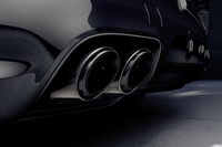 「カイエンS Eハイブリッド クーペ ブラックエディション」のテールパイプフィニッシャー。