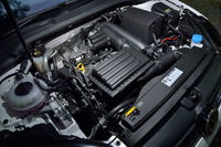 140psを生み出す1.4リッター直4ターボユニット。今回のマイナーチェンジでエンジン／トランスミッションの諸元に変更はなかった。