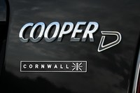 サーフィンをコンセプトに開発された「MINIクロスオーバー」発売の画像