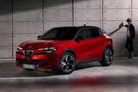 「アルファ・ロメオ・ジュニア」の価格は420万円から556万円まで。ローンチ記念の限定車も設定される。