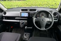 設計が一新されたインパネまわり。実用性を追求するため、必要な場所に必要な収納スペースを配置してから、デザインの作業が行われたという。
    