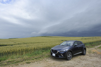 帰路で試乗した「XDツーリング Lパッケージ」の4WD車。「CX-3」の最上級グレードにあたる。
    