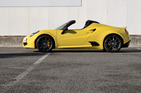 アルファ・ロメオ4Cスパイダー