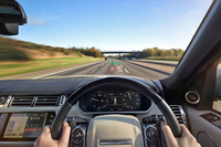 ヘッドアップディスプレイの表示イメージ。
    