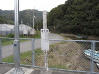 一方では、完全に廃止された路線バスもあちこちにある。古ぼけたバス停標識だけが残っている。