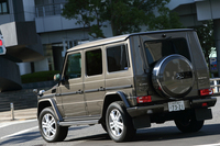 最小回転半径は6mを超えるものの、運転席からの視界が広く、ボディーの見切りもいいので、取りまわしで苦労することはあまりない。
    