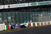 ノックダウン予選Q2で、まさかのクラッシュ。No.24 HIS ADVAN KONDO GT-R (J.P・デ・オリベイラ/安田裕信)