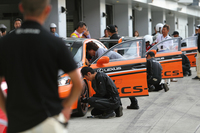 プログラムの中には、サーキット専用モデル「IS F CCS-R」の運転体験も。
    