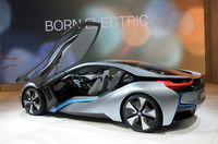 BMW i8コンセプト：「駆けぬける歓び」の最新形の画像