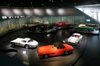 このあたりからは、お馴染み「300SL」シリーズ。