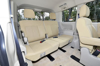 「デリカD：5」の3列目は5：5分割のベンチシートだが、掛け心地は良好だ。
    