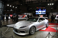 「トヨタ／GAZOO Racing」のブースで、もっとも注目を集める1台であろう、ツインチャージャーによって最高出力330psまでチューンされた2リッターフラット4を積んだ「GRMN スポーツ FRコンセプト プラチナム」。