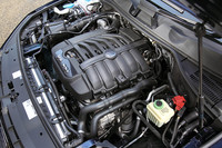 3.6リッターガソリン直噴V6エンジンを搭載。