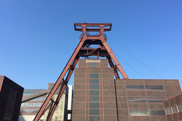 第498回 Movie 15年選手 の日産車も大人気 大矢アキオ 捨て身の路上調査員 ドイツ エッセン編 マッキナ あらモーダ Webcg