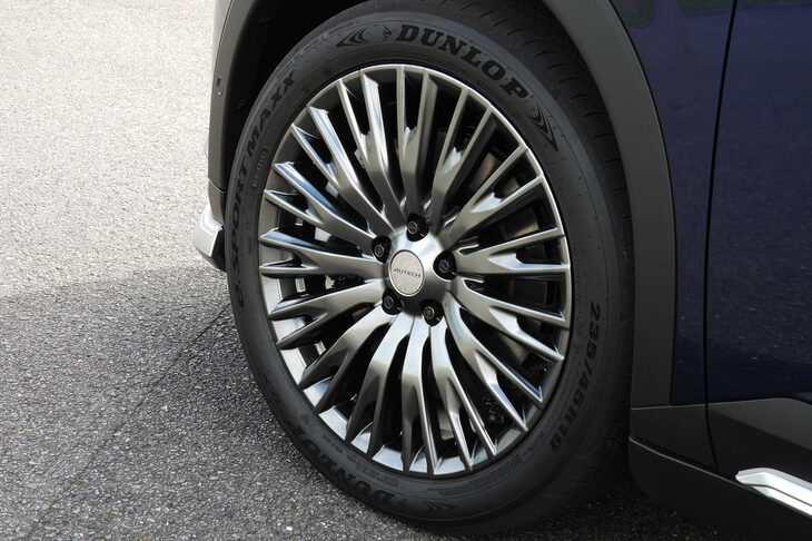 日産リーフAUTECH（専用19インチアルミホイール）