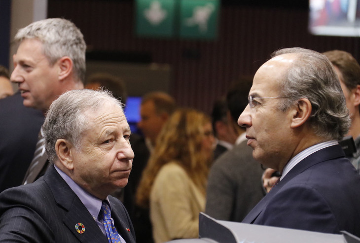 ジャン・トッドFIA会長（写真左）と、フェリペ・カルデロン元メキシコ大統領（右）。