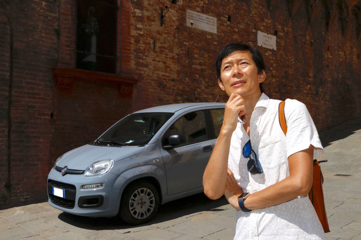 現行「パンダ」がデビューした頃、日本の「シエンタ」はまだ初代であった。永続性あるデザインの意味を考える筆者。